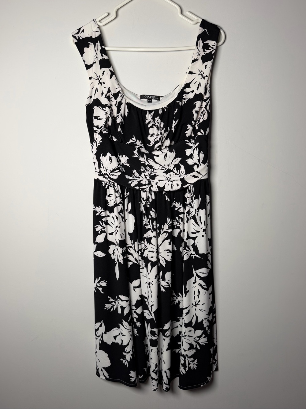 George Black and White Floral Midi Dress Medium